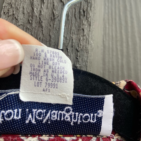 Norton McNaughton Vintage Red Floral Button Down Shirt - Picture 3 of 7